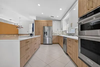 8135 Playa Del Sur Boulevard 1
