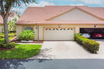 7904 Coral Pointe Dr 1