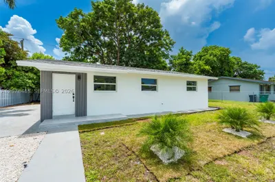 655 SW 6th Ter 1