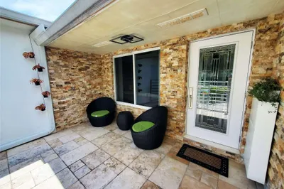 330 SE 3 Street 1