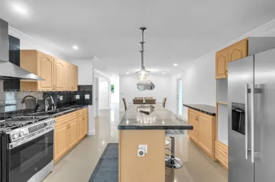 3685 W 9th Ave 1