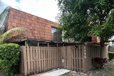 8490 S Coral Cir 1