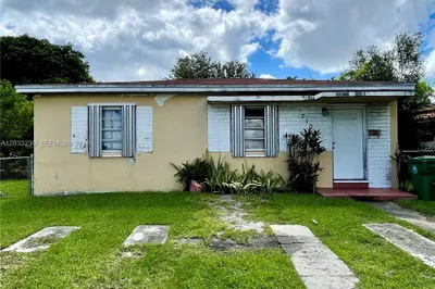 710 Tamiami Blvd 1