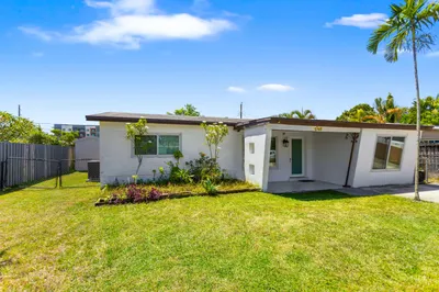 2748 SW 46th Court 1
