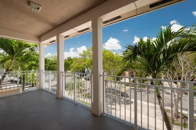 381 NE 35th Terrace 1