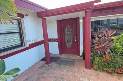 323 NW 4th Pl 1