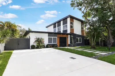 3056 NE 14th Ave 0 1