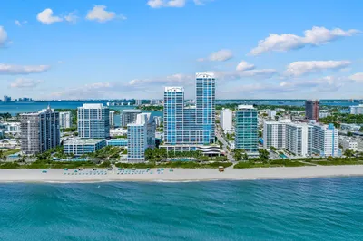 6899 Collins Ave #3304/01 1