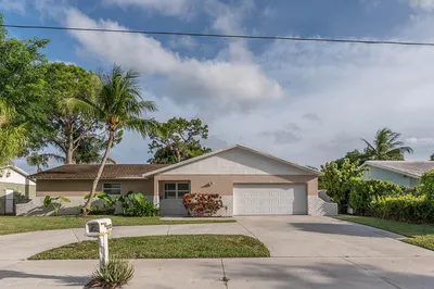 2712 Lake Ida Road 1