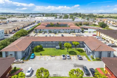 4050 NW 135th St #21-11 1