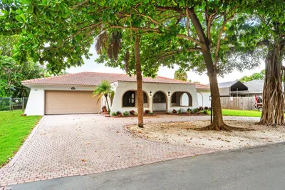 80 W Palm Drive 1
