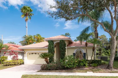 105 Hidden Hollow Drive 1