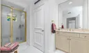 314 W Riverside Drive Photo