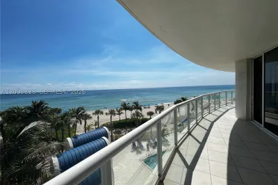 18671 Collins Ave #402 1