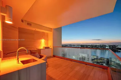 17901 Collins Ave #3605 1