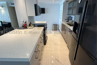 6039 Collins Ave #726 1