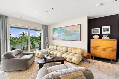 16 Island Ave #4E 1