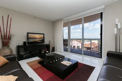 8855 Collins Ave #6F 1