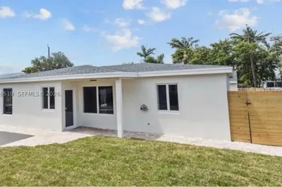 211 NW 51st St 1