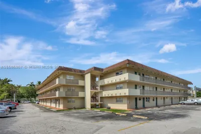 7505 SW 82nd St #311 1