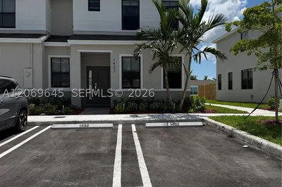 1432 NE 4th Ave 0 1