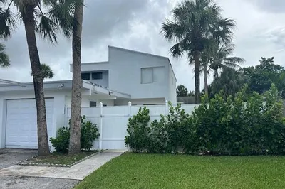 4660 NW 6th Court 1