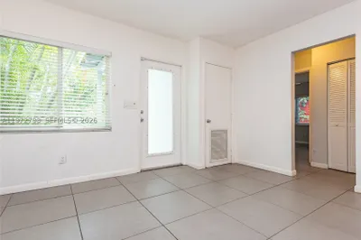 330 NE 86 St 1