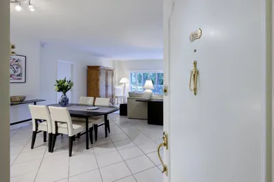 250 Bradley Place #306