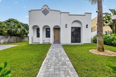 810 34th Street 1