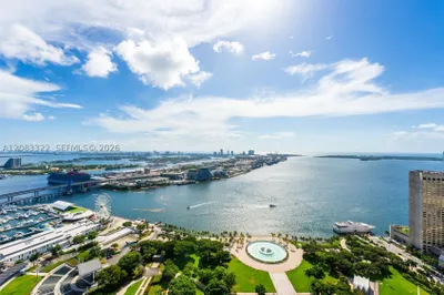 50 Biscayne Blvd #4704 1