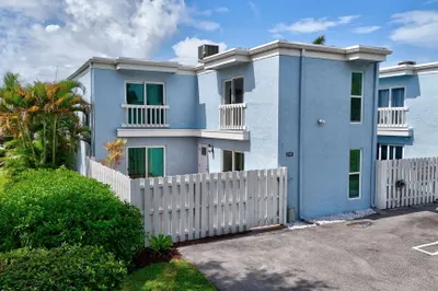 1010 NE 8th Avenue #19d 1