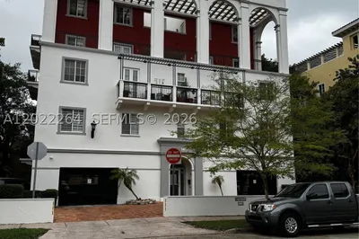 115 Mendoza Ave #201 1