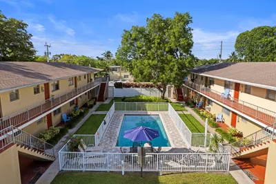 309 NE 16th Street #4 1