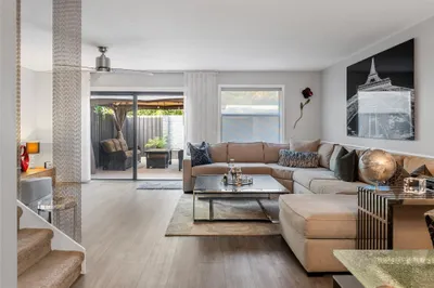 905 SE 12th Court #8 1
