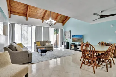 925 NW 45th Street
