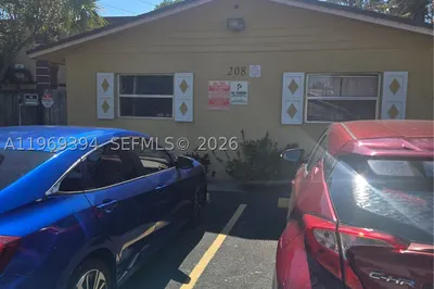 208 SW 1st Ct 1