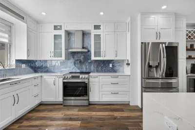 214 Riverwalk Cir 1