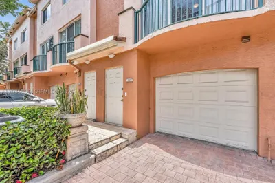 2107 SE 10th Ave #809 1