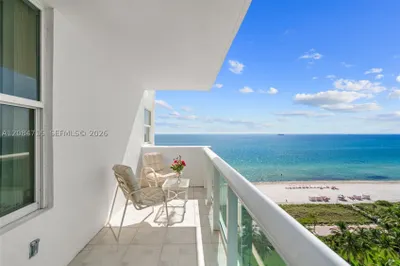 5001 Collins Ave #15G 1