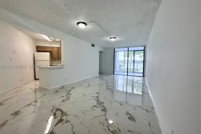 212 Lake Pointe Dr #107 1