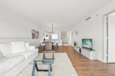 2240 N Cypress Bend Dr #505 1
