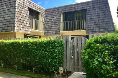 221 Lake Arbor Drive 1