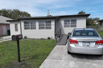 1340 W 33rd Street 1