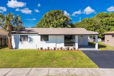 1461 NW 32nd Ave 1