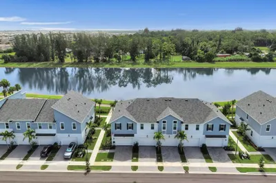 4508 Longwood Lake Square 1