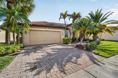 854 SW St Tropez Court 1