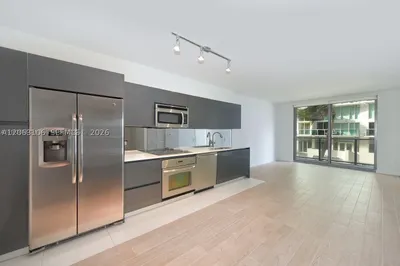 31 SE 6th St #406 1