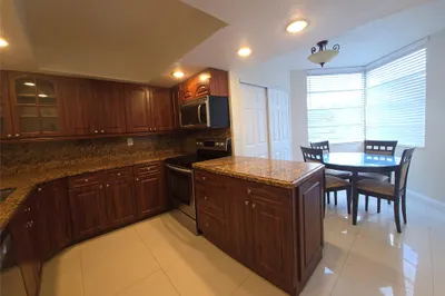 1830 Sabal Palm Dr #206 1