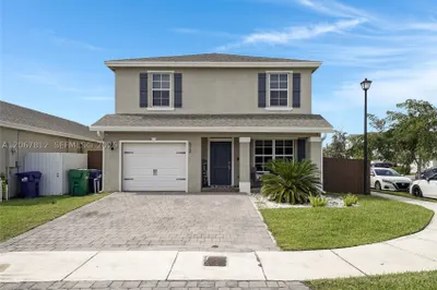572 NE 6th Pl 1