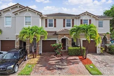 9267 SW 220th Ter 1